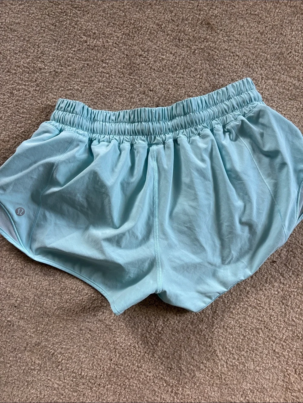lululemon athletica light blue Hotty Hot athletic shorts 2.5 inch